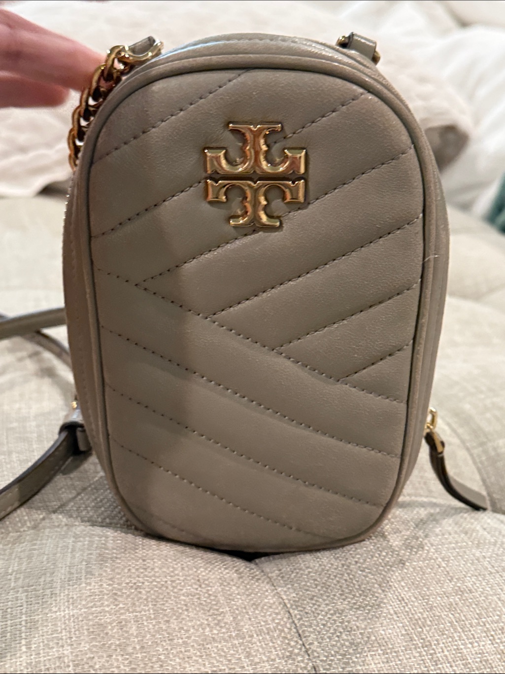 Tory Burch Kira Quilted Leather Crossbody Bag In Taupe